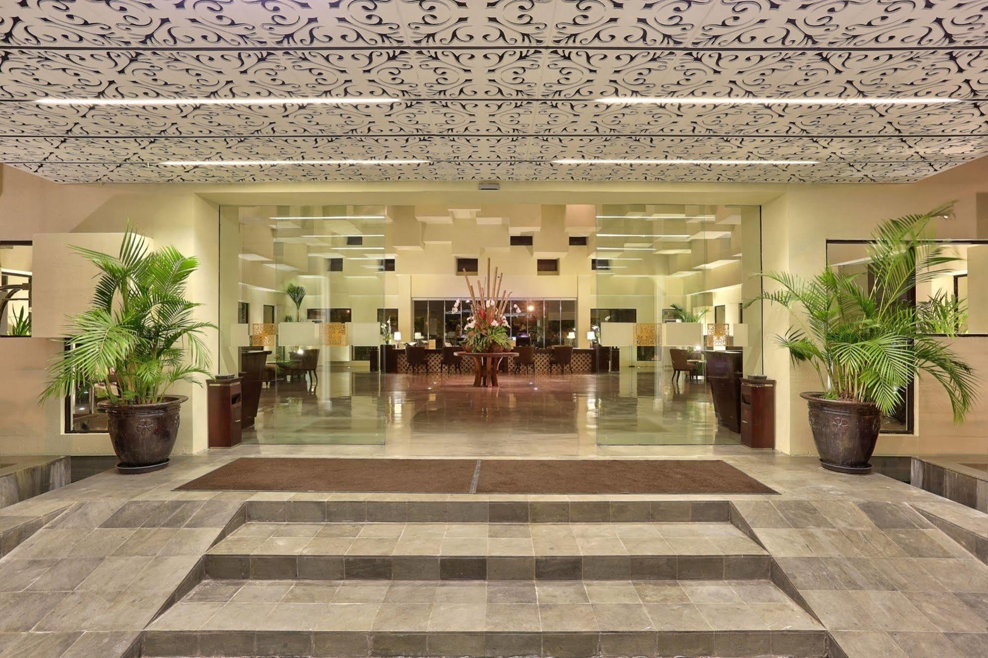 Bali Nusa Dua Hotel Екстериор снимка